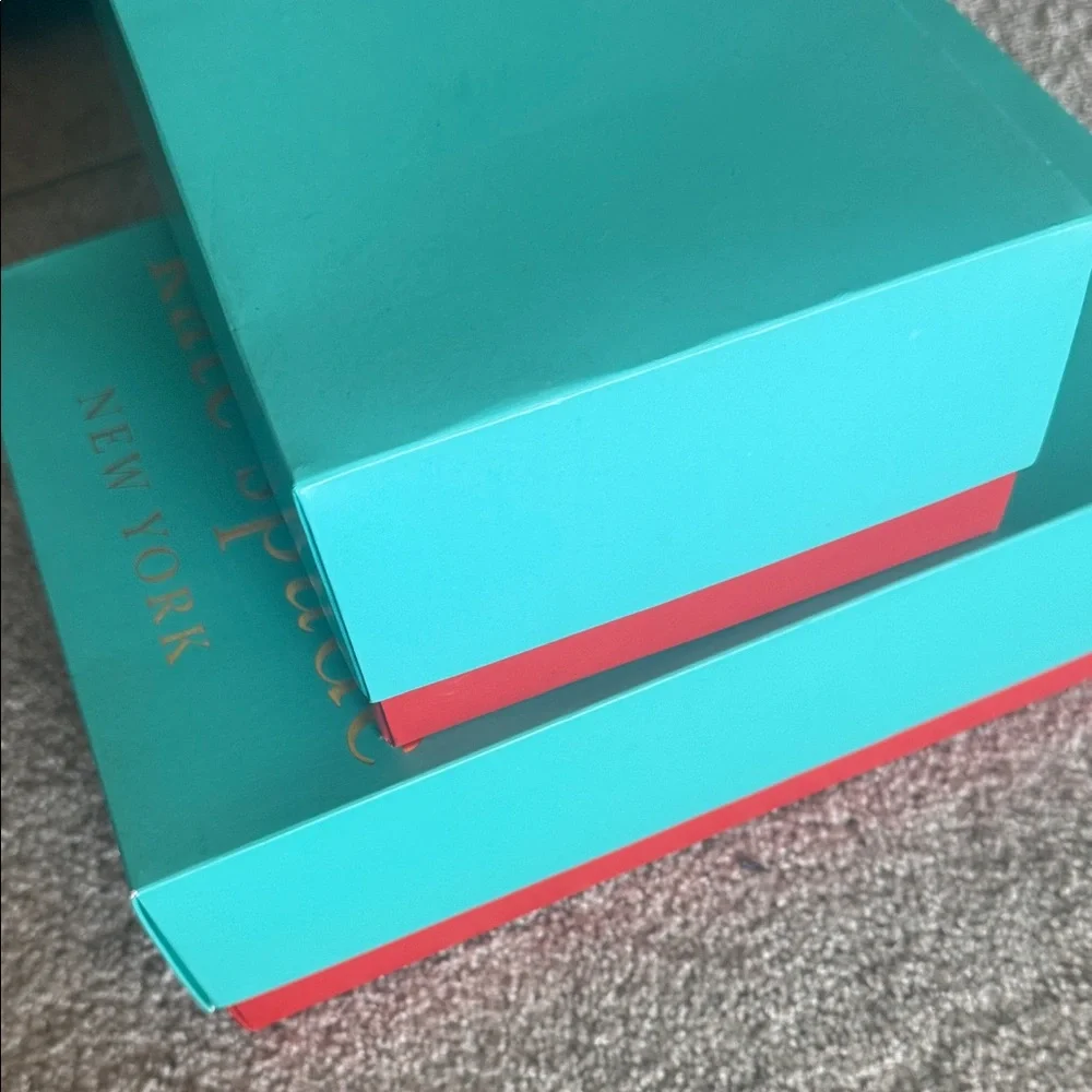 Kate Spade Turquoise Boxes with Gold Accents ♠️